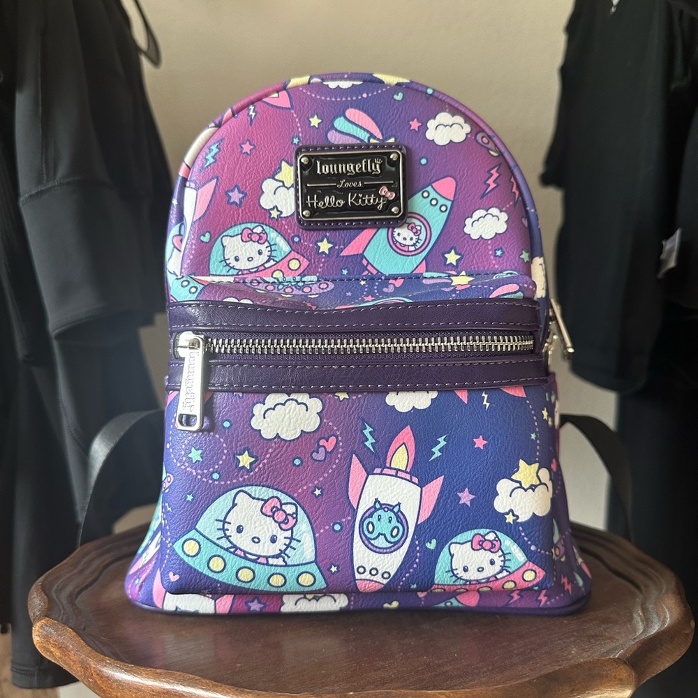 Hello kitty loungefly backpack!